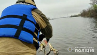 На Полтавщині водна поліція виявила близько 250 метрів браконьєрських сіток з рибою