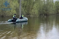 Новгород - Сіверський район: рятувальники надають допомогу жителям підтоплених населених пунктів