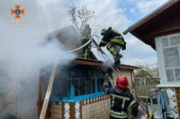 На Вінниччині рятувальник у вільний від служби час під час пожежі врятував людину