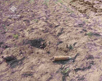 Виявлений в полі поблизу Олесько застарілий артснаряд - знищено