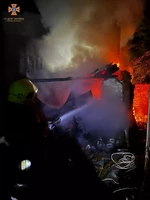 У Берегові під час пожежі рятувальники вивели із задимленого будинку двох людей