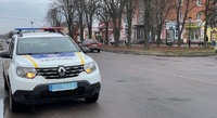На Полтавщині поліцейські встановили чоловіка, який ходив по місту з ножом у руці