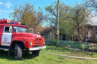 Куп’янський район: окупанти з артилерії обстріляли с. Хатнє, поранена жінка, виникла пожежа, є руйнування