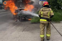 М. Новомосковськ: рятувальники загасили палаючий автомобіль