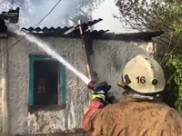 На Сумщині рятувальники ліквідовуючи загоряння господарчої споруди, врятували житловий будинок