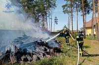 Обухівський район: ліквідовано загорання дров на приватному подвір’ї