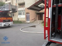 У Коломиї під час пожежі в багатоквартирному житловому будинку вогнеборці евакуювали вісім мешканців