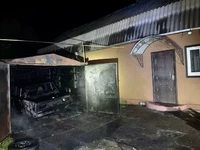 На Сарненщині вогнеборці ліквідували пожежу у приватному автогаражі