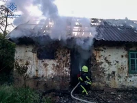 На Звенигородщині рятувальники ліквідували пожежу у надвірній споруді