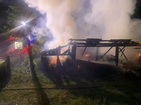 У Вараському районі рятувальники ліквідували пожежу у приватному господарстві
