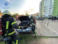 За вчорашню добу вогнеборці двічі ліквідовували загорання в автомобілях