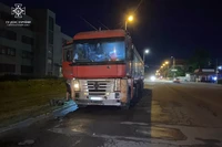 М. Кам’янське: надзвичайники ліквідували загорання у моторному відсіку вантажівки