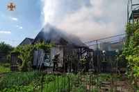 М. Кам’янське: вогнеборці приборкали пожежу в літній кухні