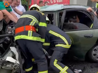 Іршавські рятувальники вивільнили з автомобіля травмовану в ДТП жінку
