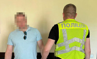 Поліцейські Києва встановили чоловіка, який вдарив водія евакуатора