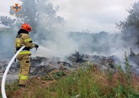 Київська область: рятувальники ліквідовують загорання трав’яного настилу та сміття