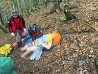Гірські рятувальники надали допомогу травмованій туристці.
