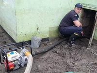Миколаївська область: рятувальники продовжують надавати допомогу у ліквідації наслідків підриву греблі Каховської ГЕС