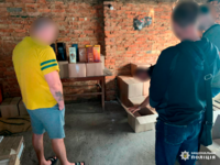 На Вінниччині поліцейські вилучили з незаконного обігу понад 1 тонну фальсифікованого алкоголю