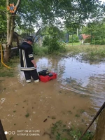 Через зливовий дощ підтоплено дворогосподарства на Надвірнянщині.