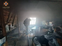 Рятувальники Кіровоградщини приборкали 5 пожеж у житловому секторі, на одній з них врятовано жінку