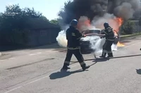 На Сумщині вогнеборці двічі приборкували пожежі авто