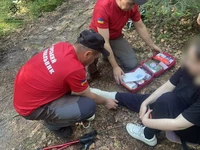 Гірські рятувальники надали допомогу травмованій туристці.