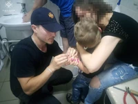 Кременчук: рятувальники вивільнили палець дитини від шайби