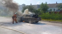 У Охтирському районі вогнеборці оперативно ліквідували загоряння легковика