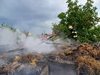 У Вараському районі вогнеборці ліквідували пожежу у приватному господарстві