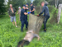 Київська область: рятувальники вилучили тіло загиблого з води