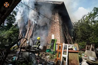 Тернопільський район: с. Великі Гаї горить недіюча житлова будівля