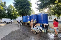 Рятувальники підвозять воду до зневоднених населених пунктів Дніпропетровщини