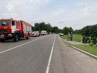 На Роменщині рятувальники деблокували 2 людей, автобус з якими потрапив в ДТП