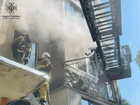 У Калуші під час пожежі в багатоповерховому житловому будинку вогнеборці врятували одну людину ще п’ятьох евакуювали