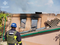 Ізюмський район: ворог вдарив по прифронтовому селу Чернещина, спричинивши 2 пожежі