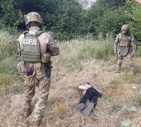 Перекрито канал постачання  наркотиків і зброї: на Дніпропетровщині поліцейські затримали учасників міжрегіональної організованої злочинної групи