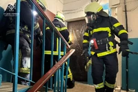 М. Кам’янське: внаслідок пожежі загинула жінка, чоловіка врятували вогнеборці