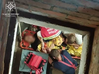 У Ромнах рятувальники допомогли підняти жінку, яка впала у підвал