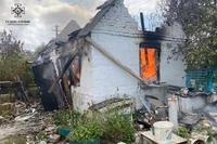 Дніпровські рятувальники загасили пожежу на території приватного домоволодіння