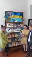 Напередодні свята неповнолітні клієнти пробації відвідали виставку присвячену Дню Української Державності.
