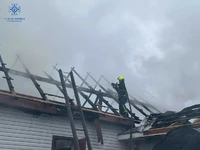 Чернівецький район: рятувальники ліквідували пожежу в господарській будівлі, зблокованій з літньою кухнею