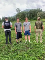 7 осіб, які лагодилися порушити державний кордон України, затримали прикордонники на Закарпатті