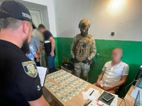 На Полтавщині правоохоронці на хабарі затримали члена військово-лікарської комісії