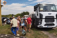 Надвичайники підвозять воду до зневоднених населених пунктів Дніпропетровщини