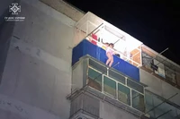 М. Нікополь: рятувальники надали допомогу жінці, яка застрягла на балконі