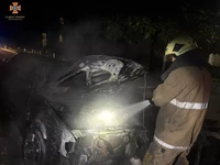 Кременчук: рятувальники ліквідували пожежу в автомобілі