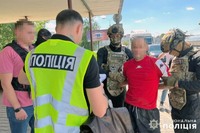У Хмельницькому поліцейські викрили зловмисника, який займався втягненням соціально незахищених осіб у жебрацтво
