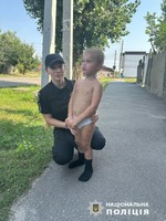 У Харкові поліцейські виявили маленьку дитину, яка перебувала на вулиці без супроводу дорослих
