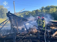 Вижницький район: внаслідок пожежі згоріла господарська будівля